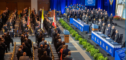 Fourth Degree Knights from the Champlain Province present the colors of Canada, the Holy See and the United States as the Aug. 6 business session of the 142nd Supreme Convention begins in Québec City.