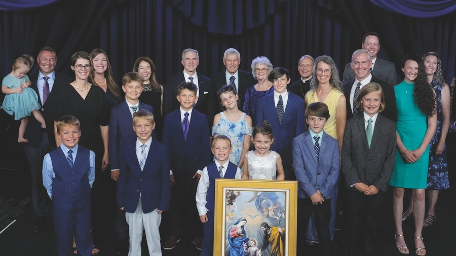 Ken and Mary Ann Duppong and their children and children’s families are recognized as the 2025 International Family of the Year.