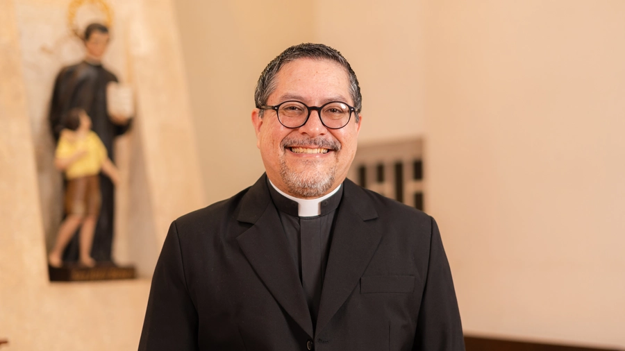 Father Jorge Martínez Ruz. (Photo by Luis Correa Photography)