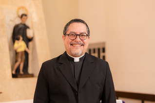 Father Jorge Martínez Ruz. (Photo by Luis Correa Photography)