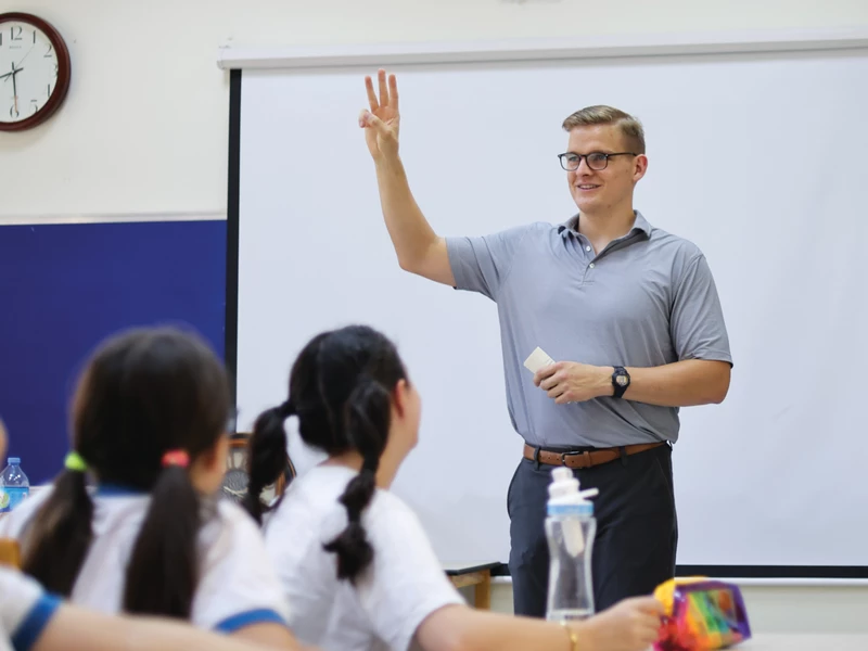 Paul Laubenthal teaches children at Mar Qardakh International School in Erbil.
