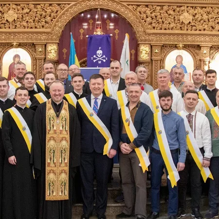 Ukraine State Deputy Mykola Mostovyak (center) visits with Knights of His Beatitude Liubomyr Huzar Council 17475 at the Kyiv Seminary. 