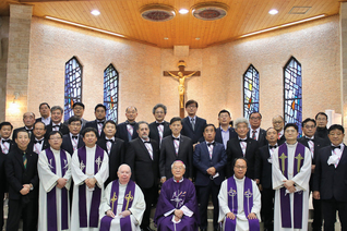 Knights of Columbus leaders in South Korea gather in the chapel of the Military Ordinariate of Korea.