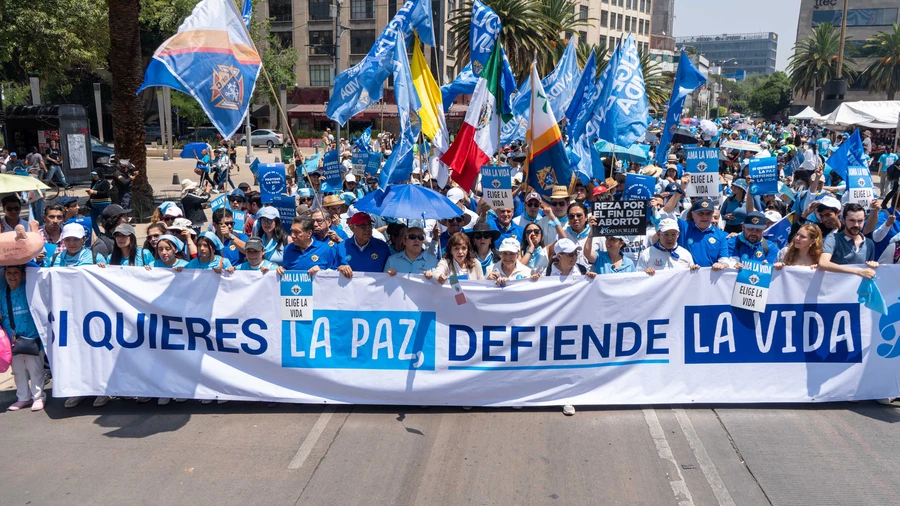 Knights from councils throughout Mexico participate in the country’s annual March for Life in downtown Mexico City.