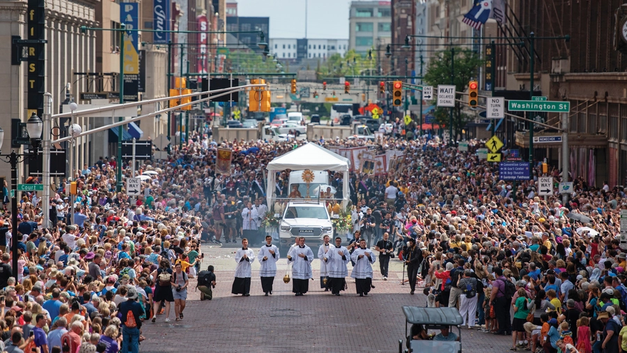 Tens of thousands of Catholics fill downtown Indianapolis July 20 for a Eucharistic procession.