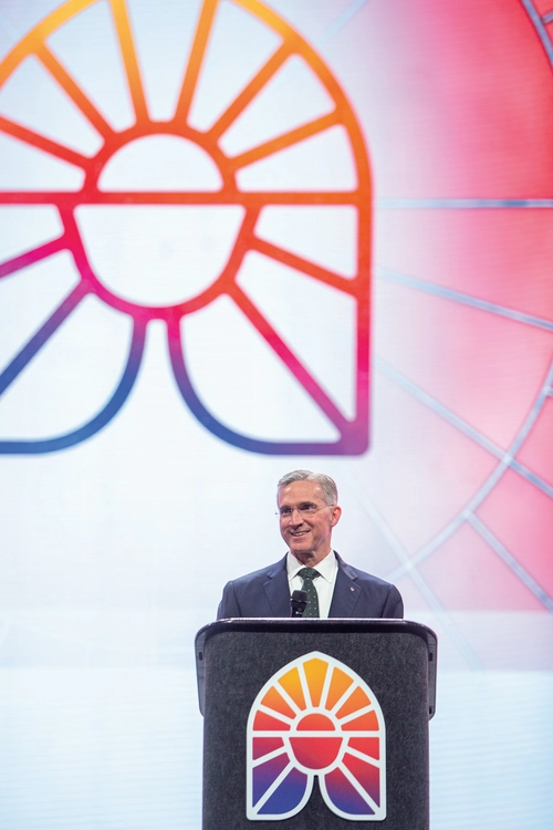 Supreme Knight Patrick Kelly offers introductory remarks during the congress&rsquo; revival session.