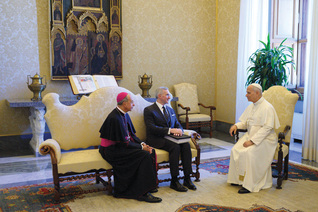 Pope Leo XIV speaks with Supreme Knight Patrick Kelly and Supreme Chaplain Archbishop William Lori Oct. 6, 2025.
