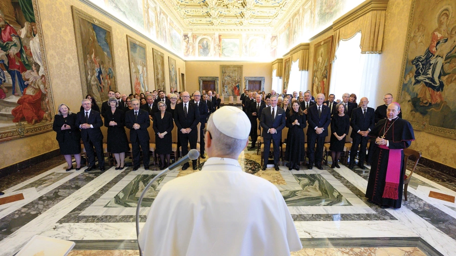 The Holy Father greets the Knights of Columbus Board of Directors in the Sala del Concistoro of the Vatican Apostolic Palace.
