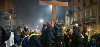 Knights from St. Anthony of Padua Council 15622 lead more than 1,000 people in the Way of the Cross procession through Tomaszów Mazowiecki, Poland. 