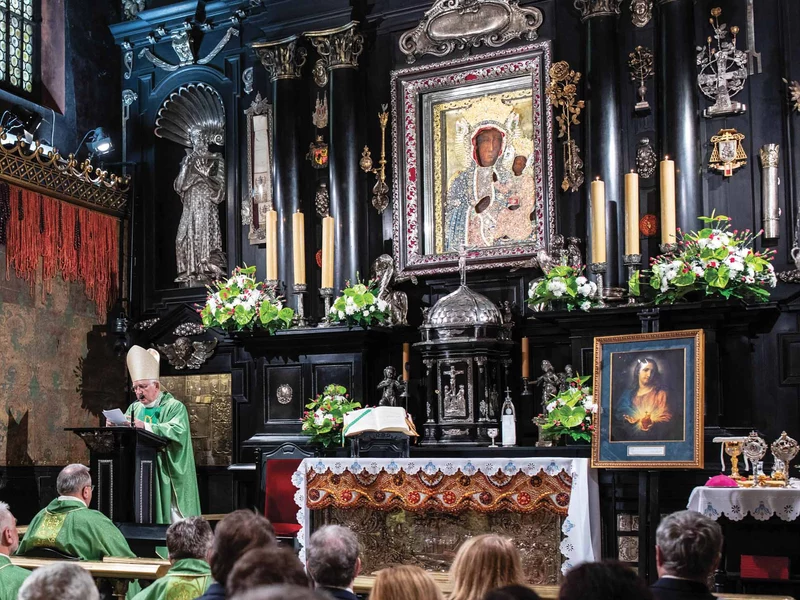 Archbishop Wacław Depo of Częstochowa addresses Knights at Jasna G&oacute;ra Monastery.
