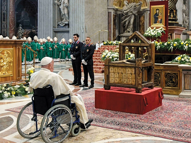 St Peters Pope Chair 20241027T0735-SYNOD-CLOSING-MASS-1784223-rgb.jpg