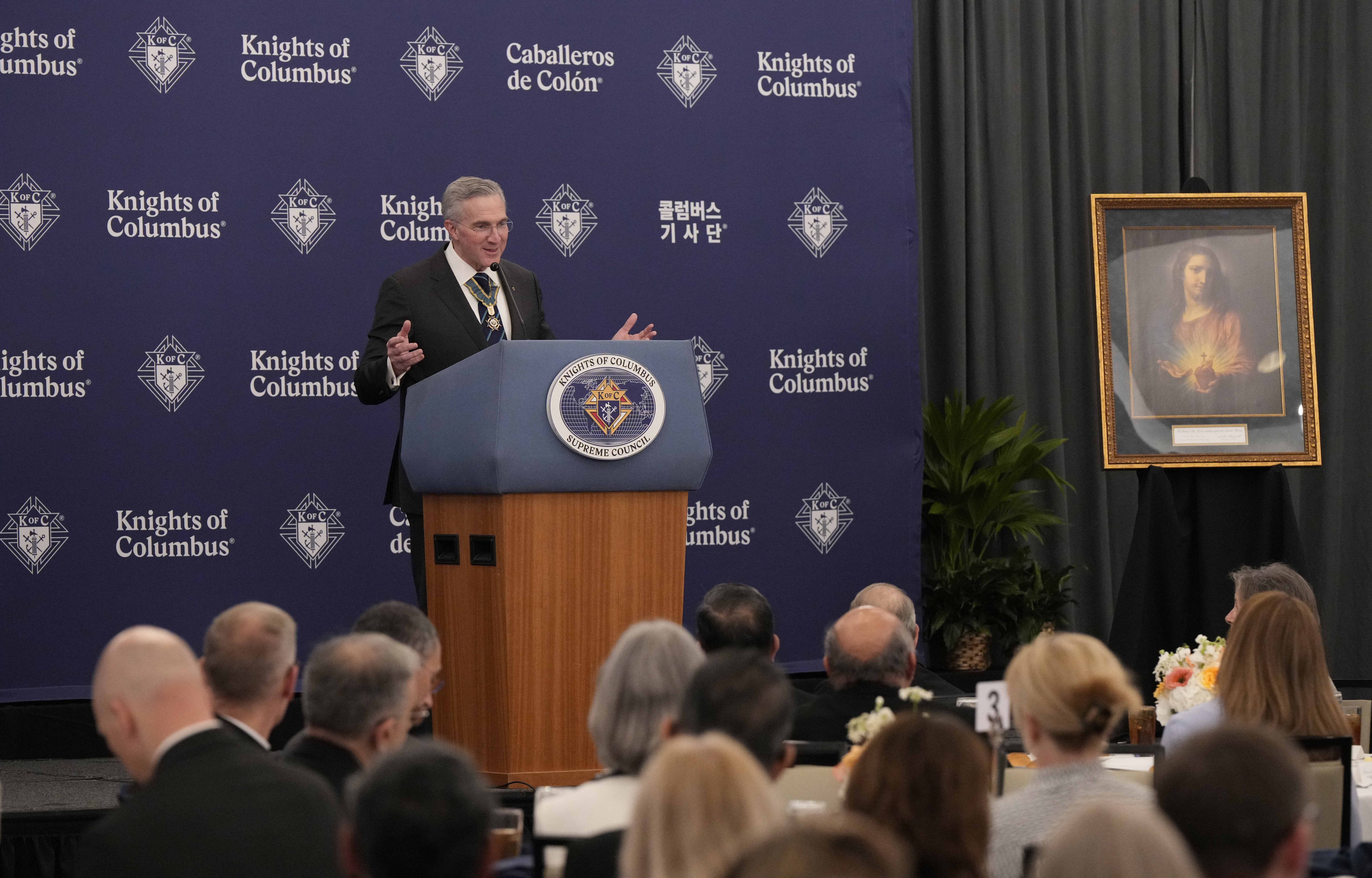 Supreme Knight Patrick Kelly delivers his keynote address during the Organizational Meeting of State Deputies.
