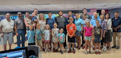 Knights from Frank Jackson Council 3991 in Tullahoma, Tenn., gather with families from St. Paul the Apostle Church at Tullahoma Lanes during the council’s third annual “Bowling for Babies” fundraiser. The event raised more than $2,000 for Life Choices Pregnancy and Family Resource Center, which operates three area locations. Because the donation was made through the ASAP program, the Supreme Council will provide an additional $400 grant.