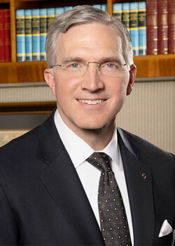 Supreme Knight Patrick Kelly portrait - Photo by Michael Collopy