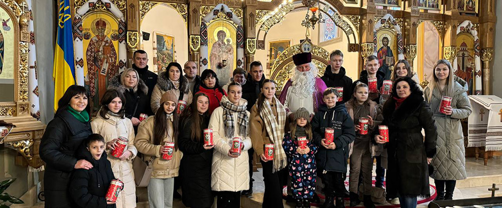 People lined up with St. Nocolas