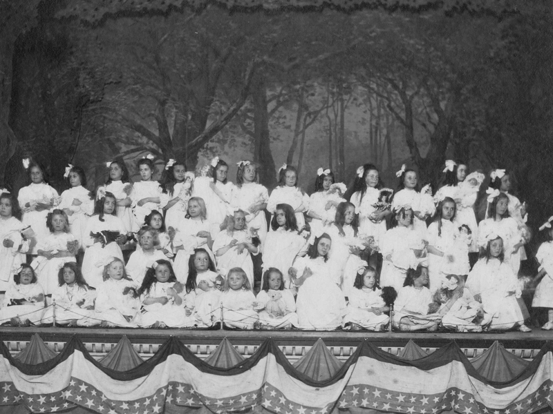 Thomaston Opera House Children Performers.jpg