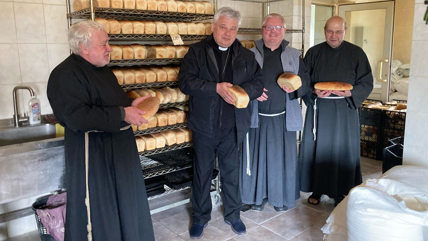 Cardinal Krajewski visits the bakery and soup kitchen in Zaporizhzhia, Ukraine.