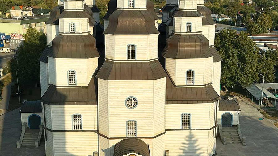 Holy Trinity Cathedral in Novomoskovsk — the largest wooden church in Ukraine — was one of the first buildings scanned by the conservation team. The 18th-century structure, seen here in October, is located less than 75 miles from the current front line between Ukrainian and Russian forces. (Photo by Ihor Bokalo)