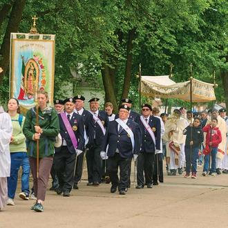 MARIAN ROUTE | Parishioners of St. Mary Help of Christians and other pilgrims take part in a procession in Colby, Wis., June 11. (Courtesy of the Diocese of La Crosse).