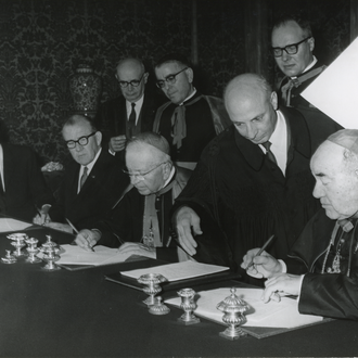 Signing of the deed of gift to the Holy See, the land on which was located the St. Peter’s Oratory, to be used as the site of the new pontifical hall.