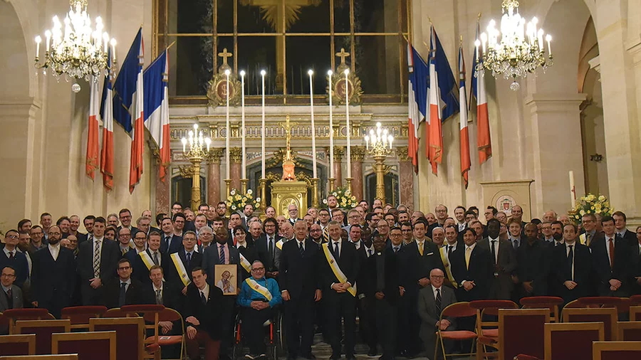 Supreme Knight Carl Anderson joins more than 100 Knights gathered for a combined exemplification ceremony Feb. 13 at the Cathedral of Saint-Louis des Invalides in Paris.